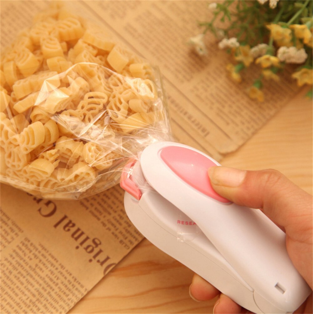 Kitchen Accessories Tools Mini Portable Food Clip Heat Sealing Machine Sealer Home Snack Bag Sealer Kitchen Utensils Gadget Item